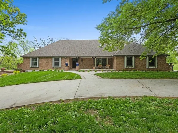 17610 Riverbend Rd, Kearney, MO 64060