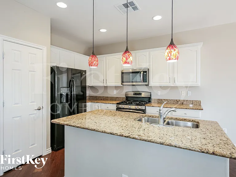 7340 Chesapeake Cove St — Photo 6