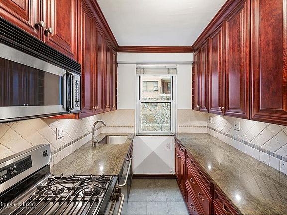 4th image of 1175 York Ave APT 3G