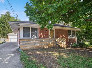 1303 68th St, Windsor Heights, IA 50324