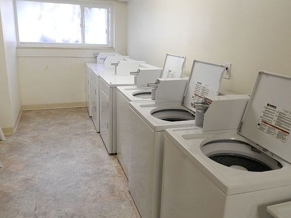 2nd image of 2121 E Jefferson St APT 205