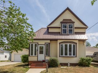 213 Prospect St, South Haven, MI 49090