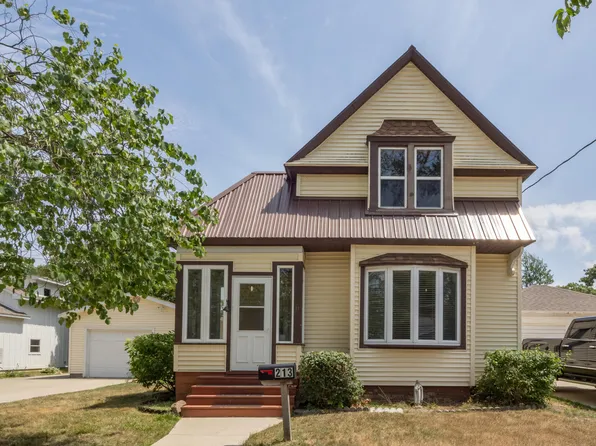 213 Prospect St, South Haven, MI 49090