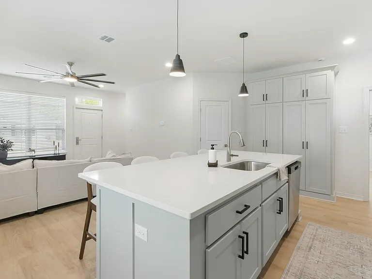 307 Sterling St #D — Photo 13