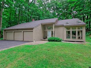 52 Robinwood Dr, Clifton Park, NY 12065