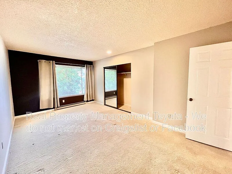 2 bed, 1.5 bath, 962 sqft, $1,800 — Photo 3