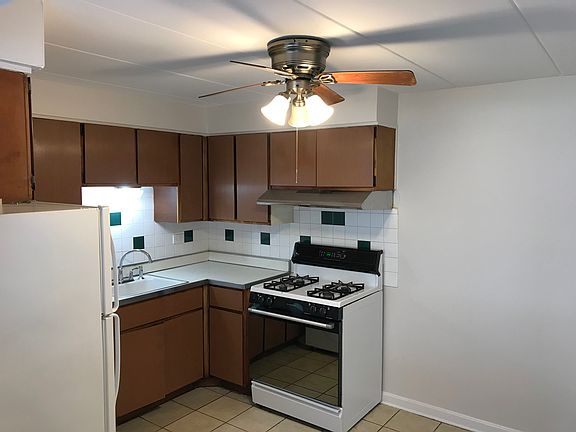 5th image of 10931 S Lloyd Dr APT 1A
