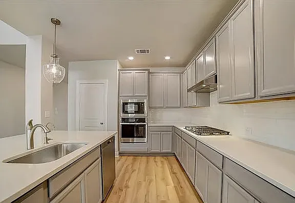 387 Borchers Blvd — Photo 10