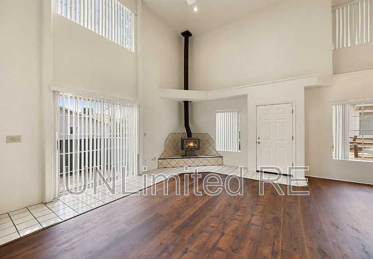 3285 N Hedgewood Dr #B — Photo 7