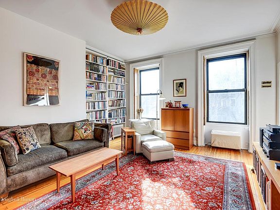 2nd image of 53 Saint Marks Pl APT 4