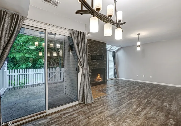 7 Sussex Ct — Photo 9