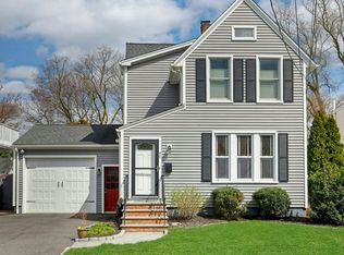 95 Beaumont St, Fairfield, CT 06824
