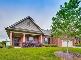 528 Trillium Place Dr, Kernersville, NC 27284
