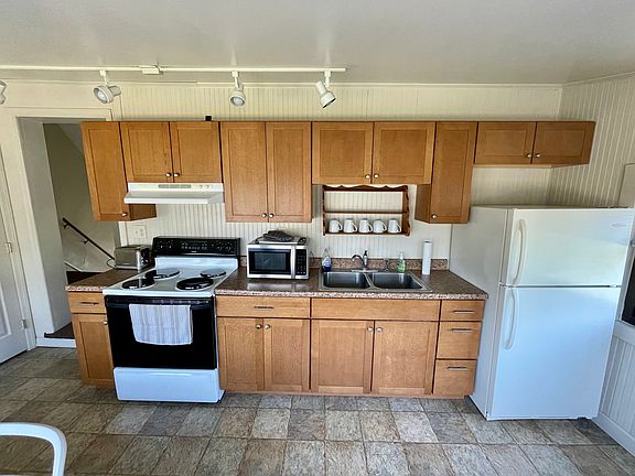 2nd image of 2499 Lincoln Dr #2