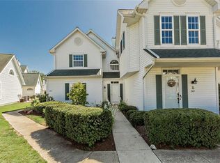 203 Vista Cir #43B, North Olmsted, OH 44070