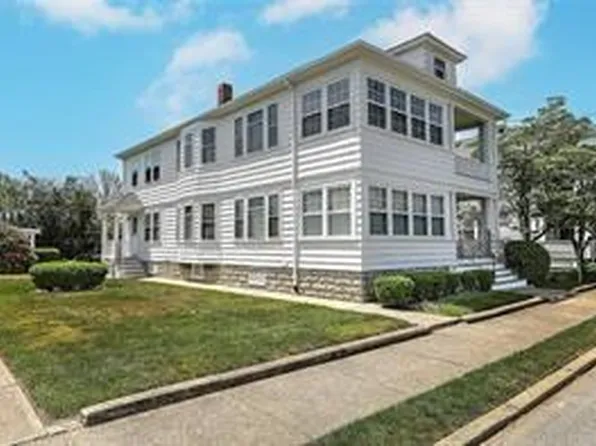181-183 Saratoga Ave, Pawtucket, RI 02861