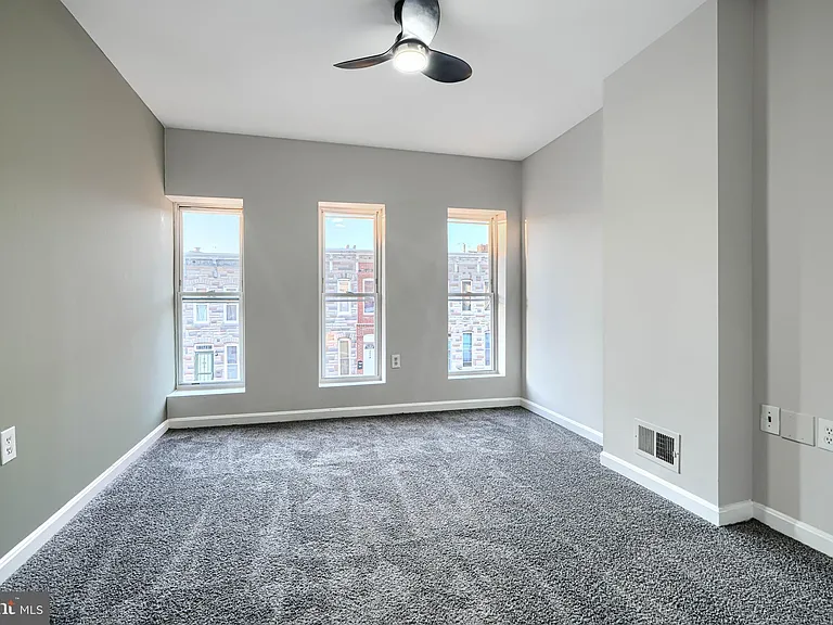 1127 Sargeant St — Photo 20