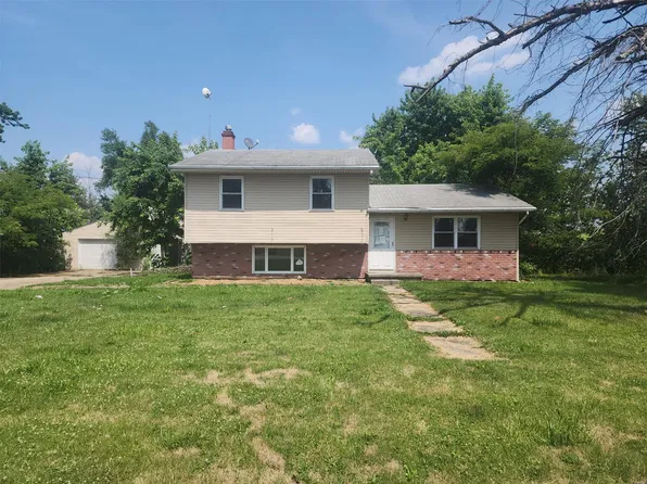 301 Cherry St, Fidelity, IL 62030