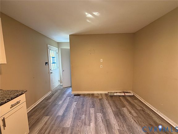 4th image of 3206 Elmwood Ave
