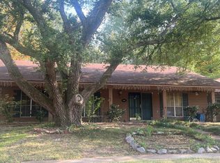 1608 Melrose Pl, Clinton, MS 39056