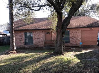 708 E Plum St, Angleton, TX 77515