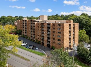 1500 Cochran Rd APT 412, Pittsburgh, PA 15243