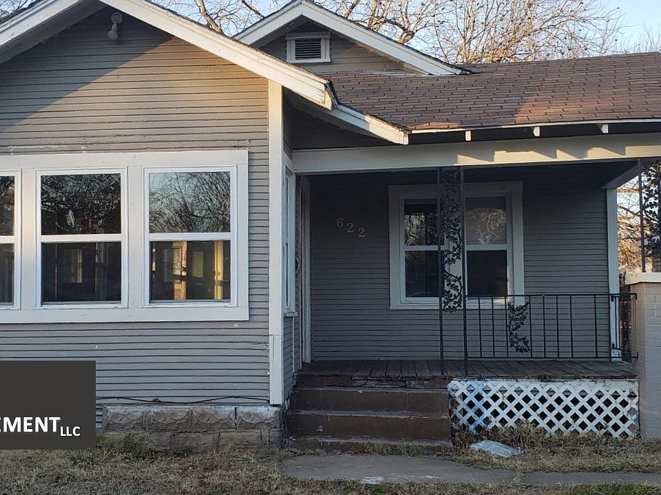 1st image of 622 W Wood St