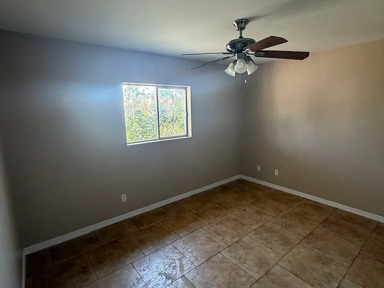 3708 W Loma Ln — Photo 6