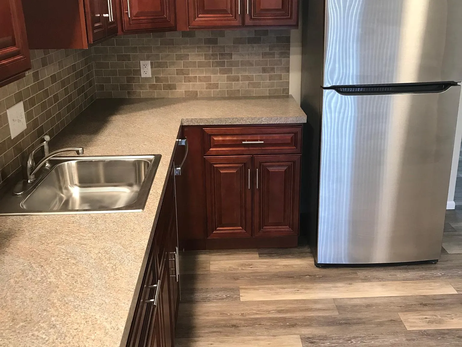2 bed, 975 sqft, $1,350 — Photo 2