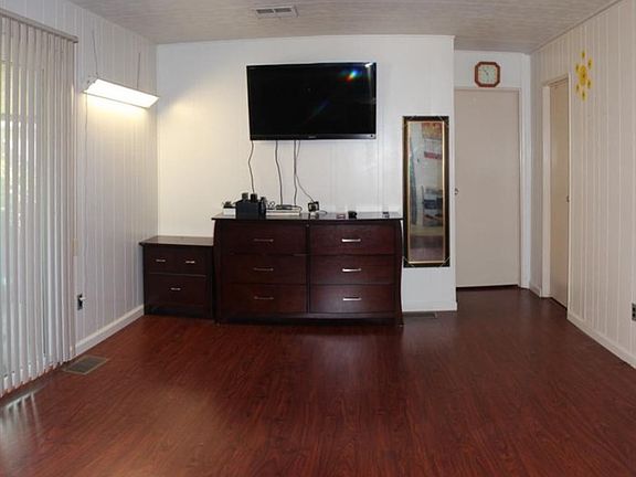 4th image of 524 Florentine Dr