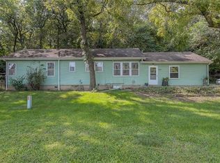 8920 Woodland Rd, Lenexa, KS 66220