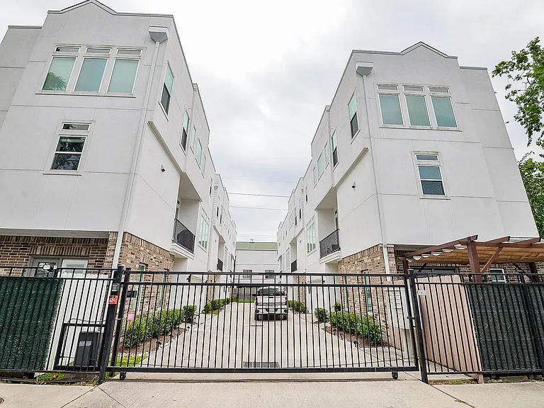 5903 Val Verde St #D — Photo 14