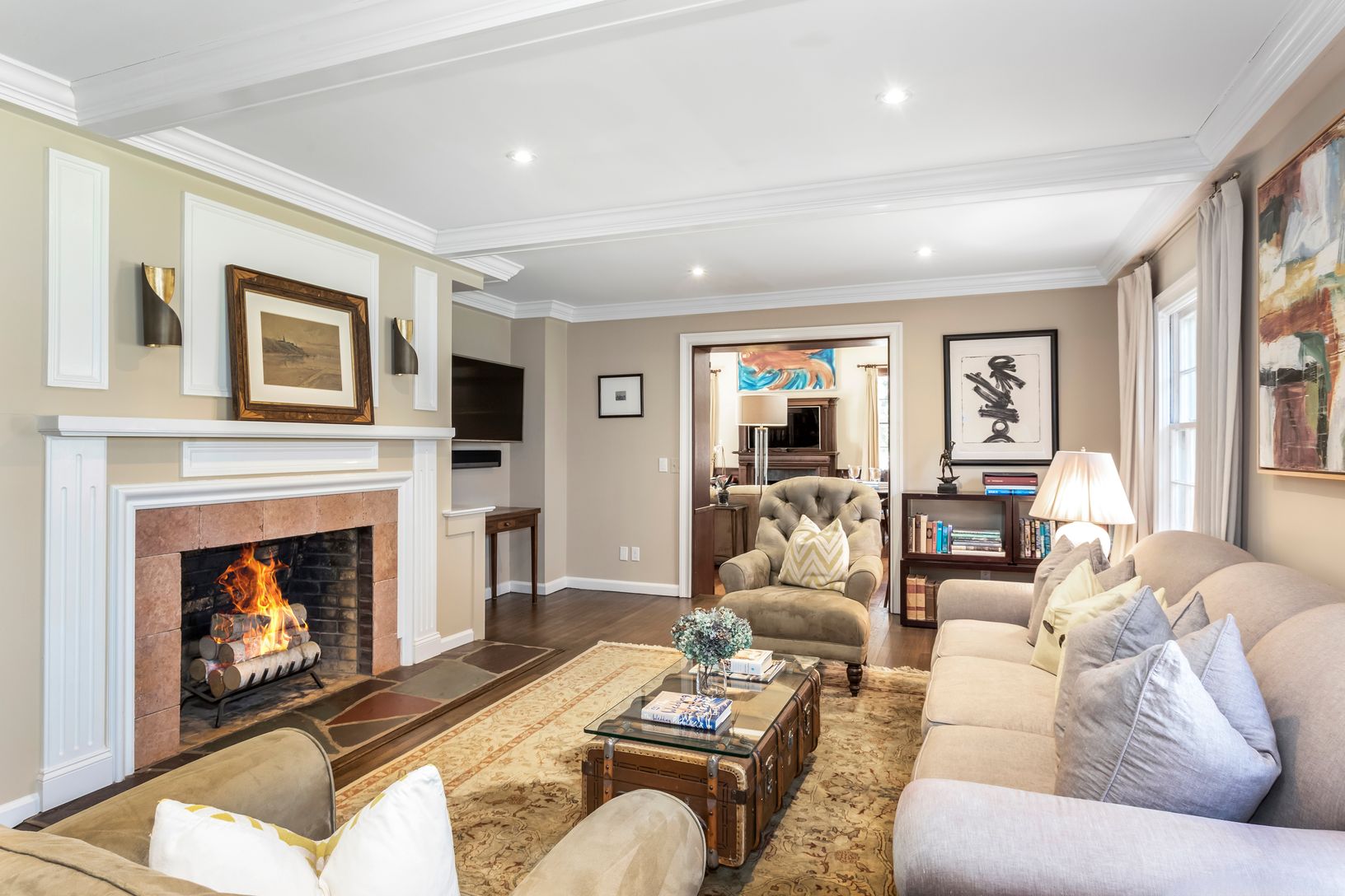  Living Room with Fireplace (currently decorative)