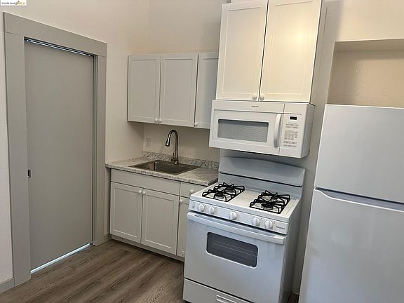 5th image of 819 Hayes St