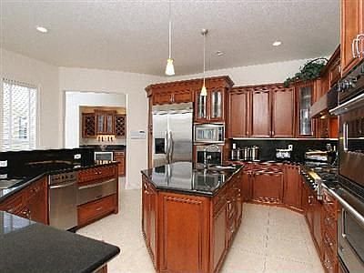GOURMET KITCHEN
