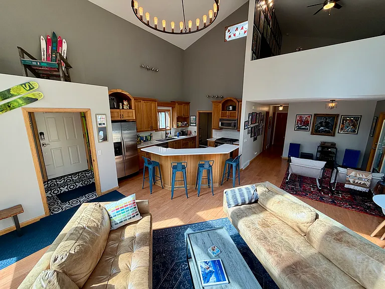 235 Paradise Rd — Photo 3