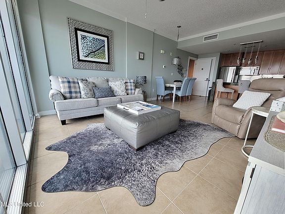 3rd image of 2060 Beach Blvd #906