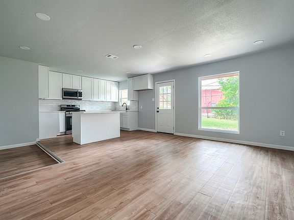 5th image of 2325 San Medina Ave