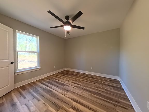5th image of 504 Post Oak Dr