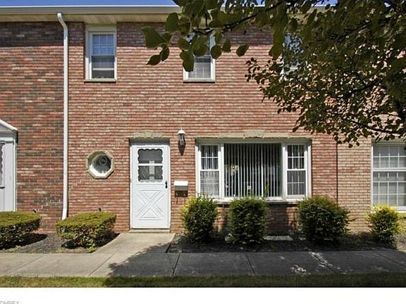 4th image of 24640 Clareshire Dr