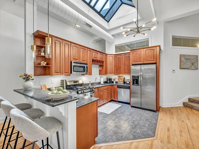 2042 E 4th St #600 — Photo 18