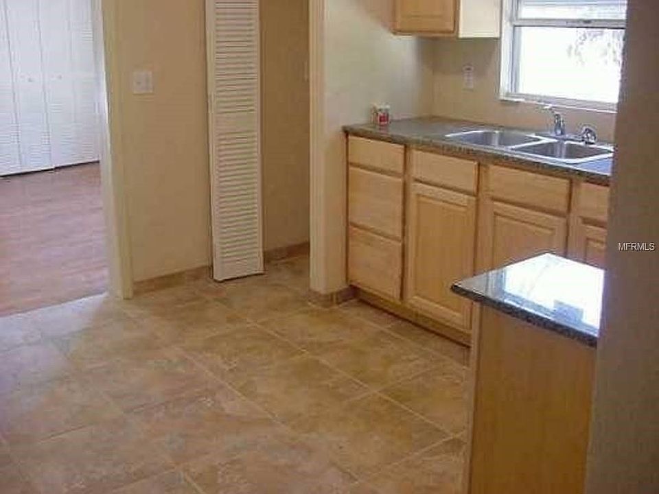 2nd image of 303 W Osborne Ave