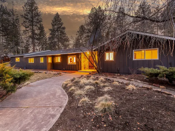 61271 Kwinnum Dr, Bend, OR 97702
