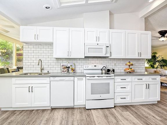 5th image of 2010 W San Marcos Blvd Unit 33