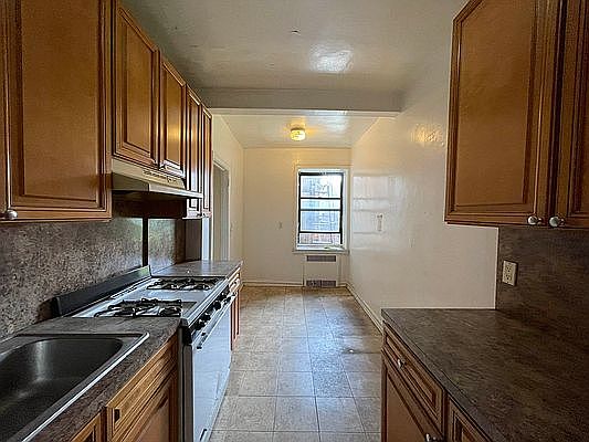 4th image of 76-9 34th Ave #421