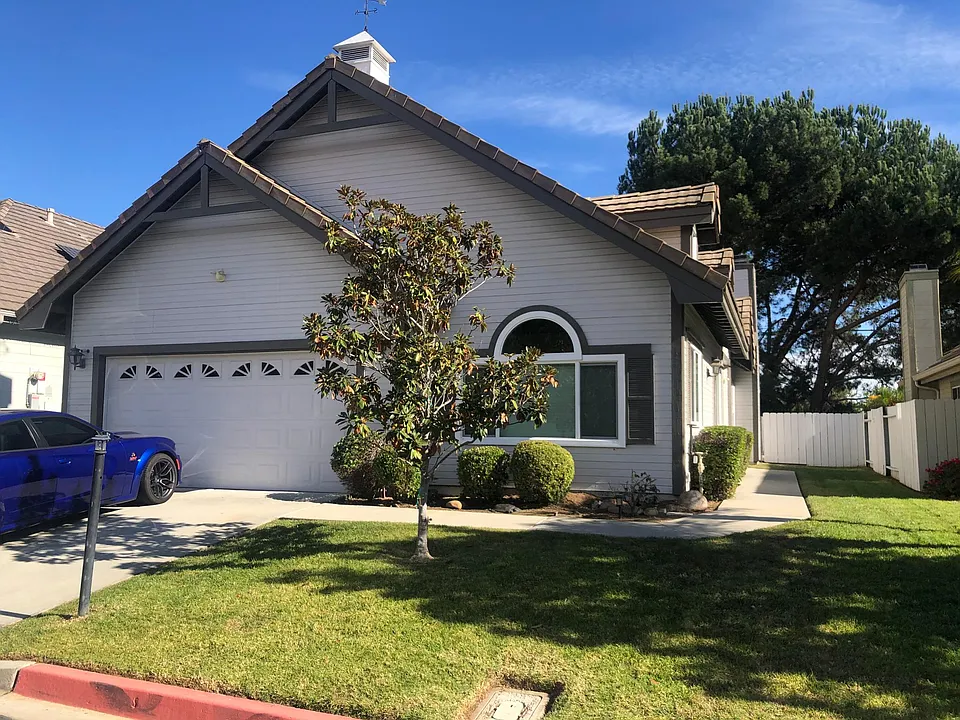 909 Rose Arbor Dr