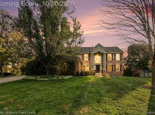3627 Sunnyside Ct, Rochester, MI 48306