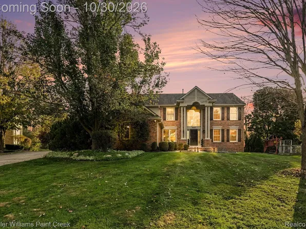 3627 Sunnyside Ct, Rochester, MI 48306