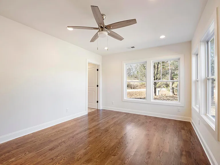100 Gilbert Rd — Photo 18