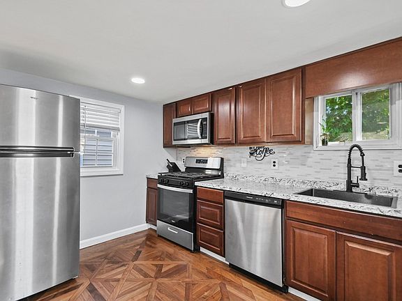 5th image of 165 Turnpike Rd #42